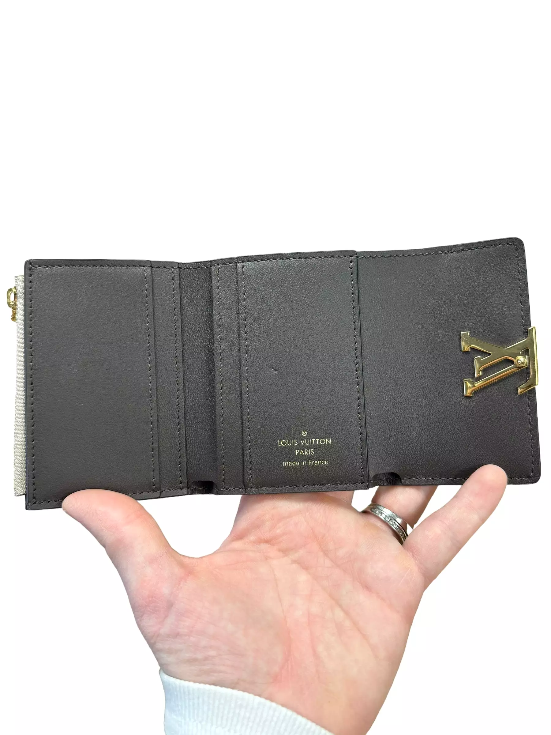 Wallet Luxury Designer By Louis Vuitton  Size: Small